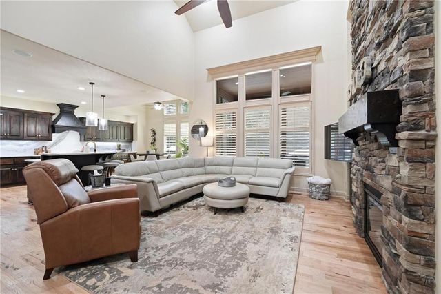10607 N Hedges Street, Kansas City, MO 64157
