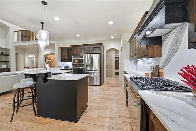 10607 N Hedges Street, Kansas City, MO 64157