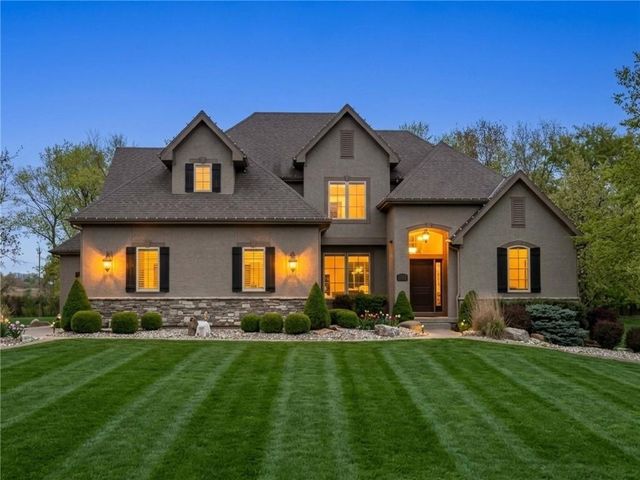 10607 N Hedges Street, Kansas City, MO 64157
