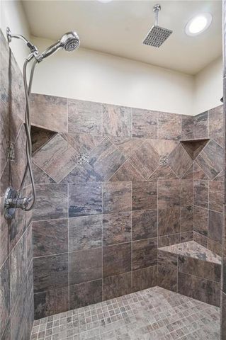 10607 N Hedges Street, Kansas City, MO 64157