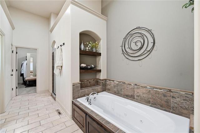 10607 N Hedges Street, Kansas City, MO 64157