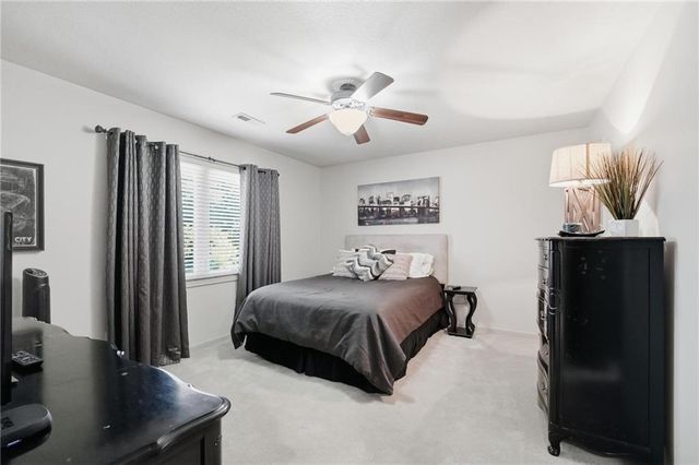 10607 N Hedges Street, Kansas City, MO 64157