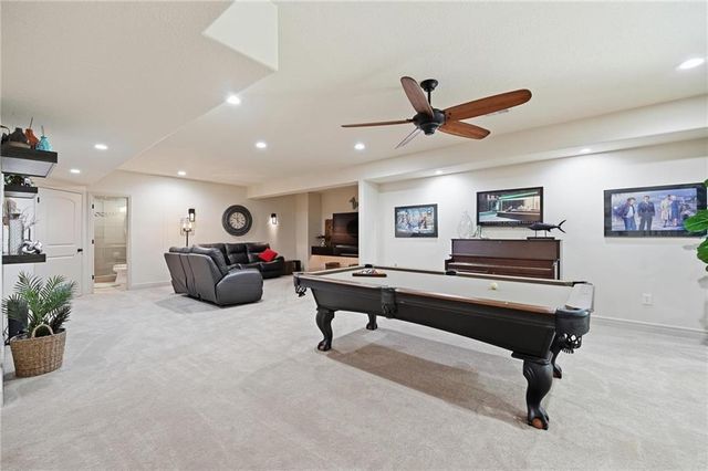 10607 N Hedges Street, Kansas City, MO 64157