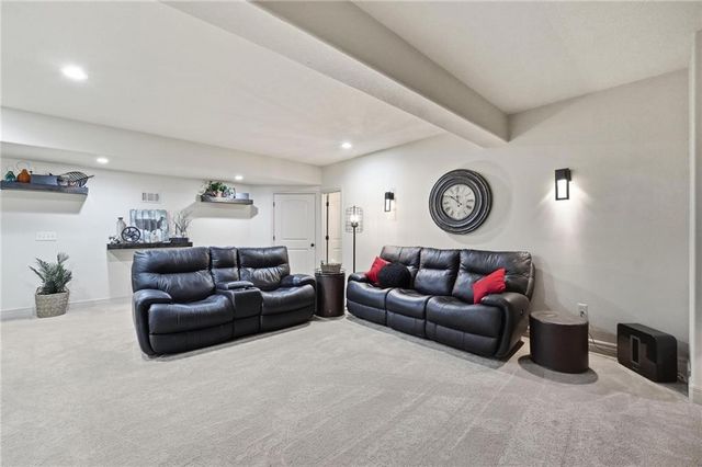 10607 N Hedges Street, Kansas City, MO 64157