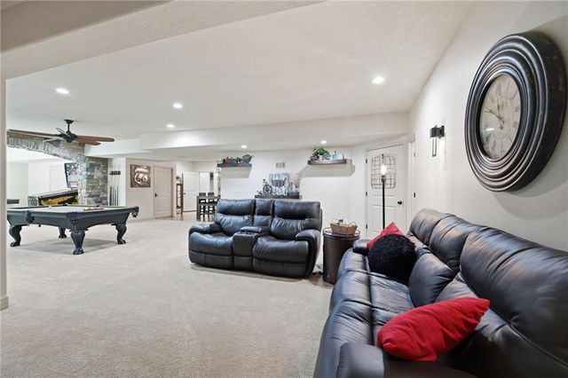 10607 N Hedges Street, Kansas City, MO 64157