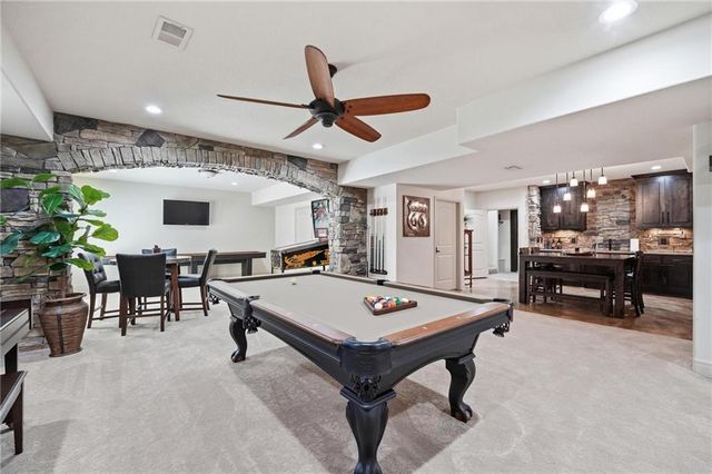 10607 N Hedges Street, Kansas City, MO 64157