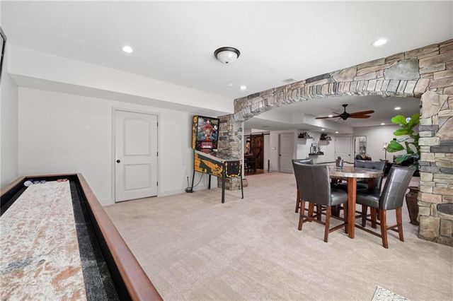 10607 N Hedges Street, Kansas City, MO 64157