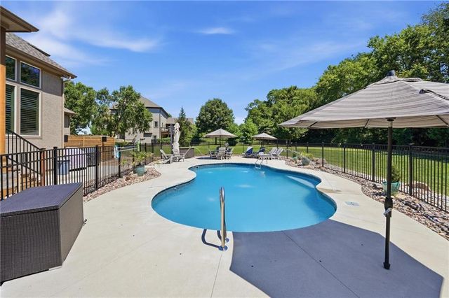 10607 N Hedges Street, Kansas City, MO 64157
