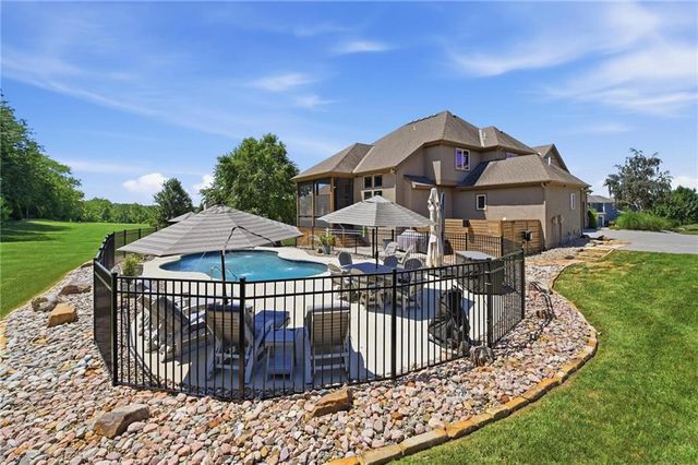 10607 N Hedges Street, Kansas City, MO 64157