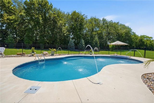 10607 N Hedges Street, Kansas City, MO 64157