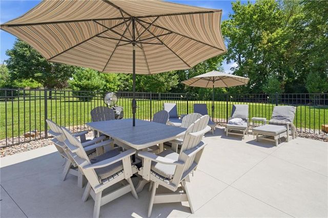 10607 N Hedges Street, Kansas City, MO 64157