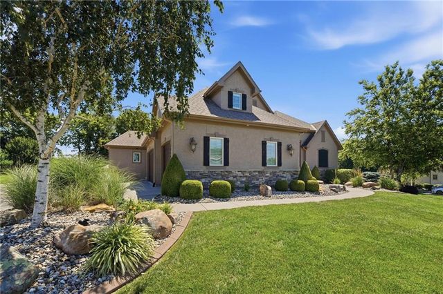 10607 N Hedges Street, Kansas City, MO 64157