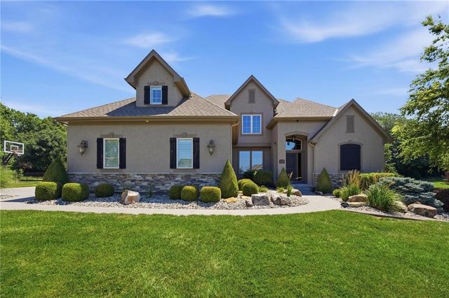10607 N Hedges Street, Kansas City, MO 64157