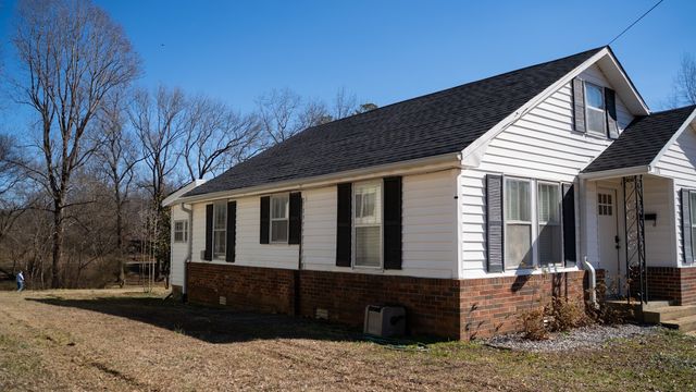 220 Jennings Ave, Parsons, TN 38363