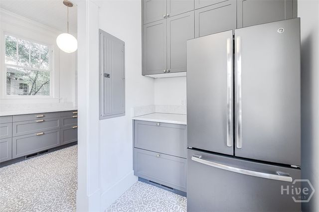 525 Maupas Avenue, Savannah, GA 31401