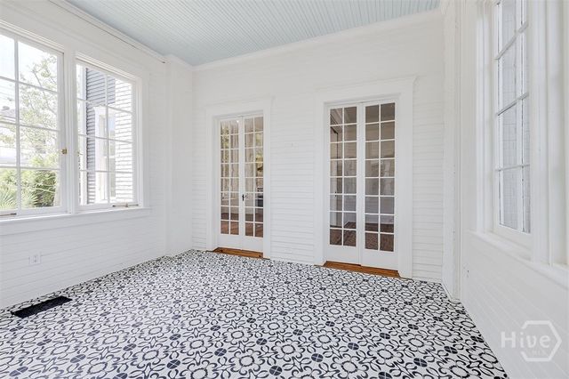 525 Maupas Avenue, Savannah, GA 31401