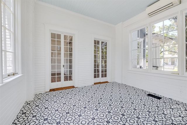 525 Maupas Avenue, Savannah, GA 31401