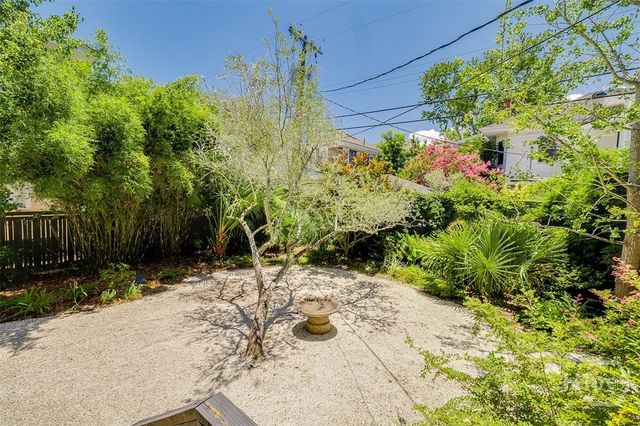525 Maupas Avenue, Savannah, GA 31401