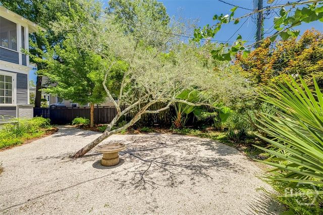 525 Maupas Avenue, Savannah, GA 31401