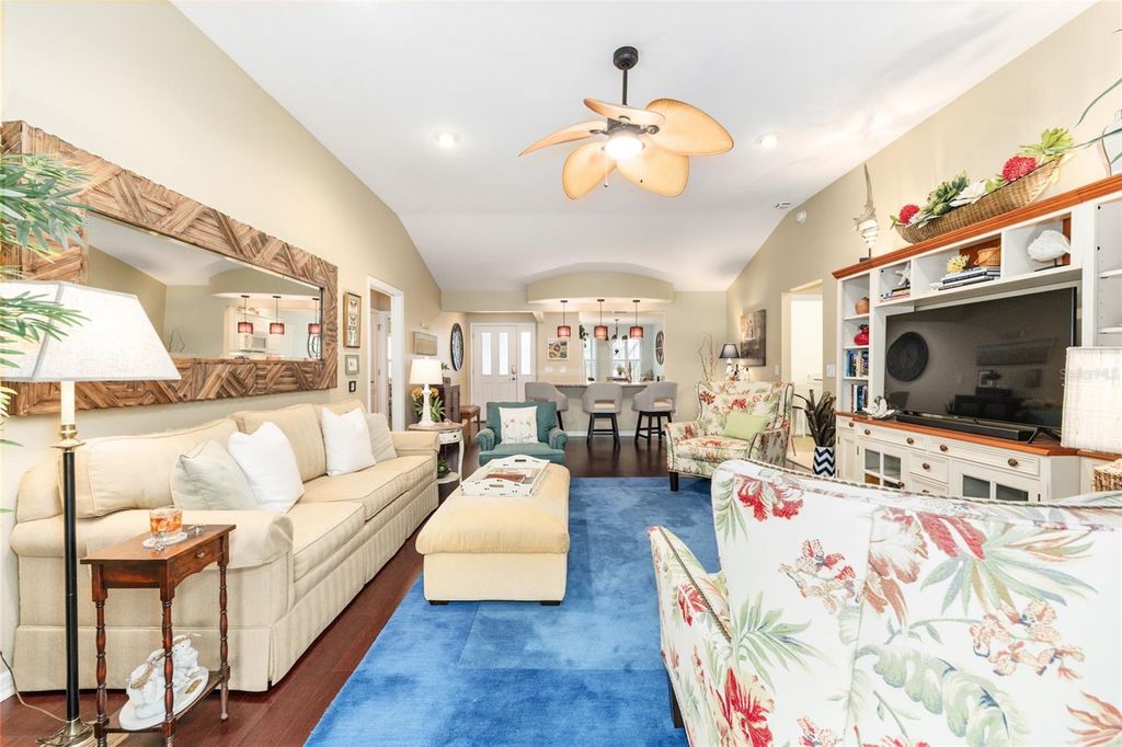 Image 16 of property listing at 2283 HOPESPRING LOOP, The Villages, FL 32162