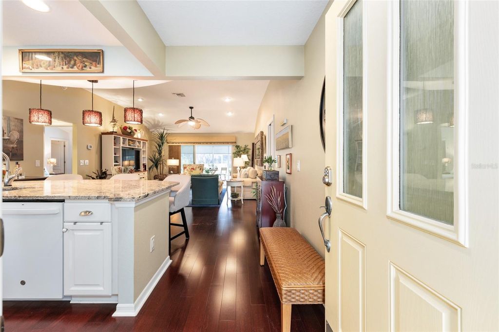 Image 3 of property listing at 2283 HOPESPRING LOOP, The Villages, FL 32162