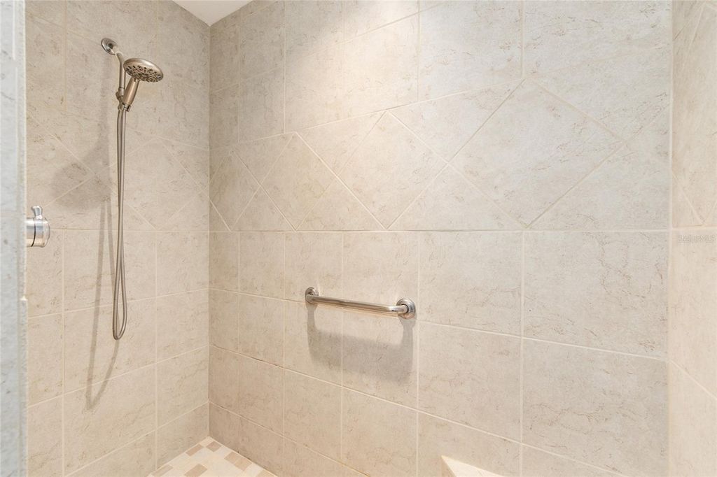 Image 23 of property listing at 2283 HOPESPRING LOOP, The Villages, FL 32162