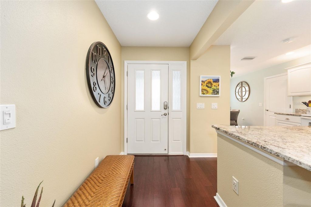 Image 4 of property listing at 2283 HOPESPRING LOOP, The Villages, FL 32162