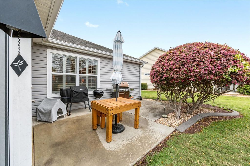 Image 36 of property listing at 2283 HOPESPRING LOOP, The Villages, FL 32162