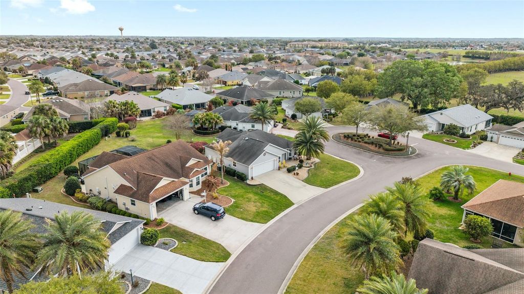 Image 50 of property listing at 2283 HOPESPRING LOOP, The Villages, FL 32162