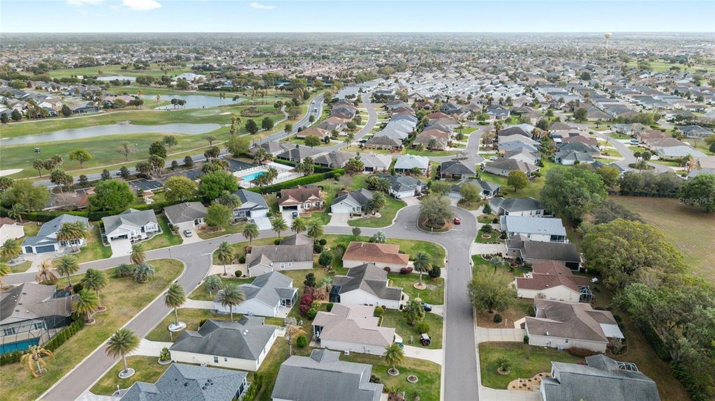 Image 53 of property listing at 2283 HOPESPRING LOOP, The Villages, FL 32162