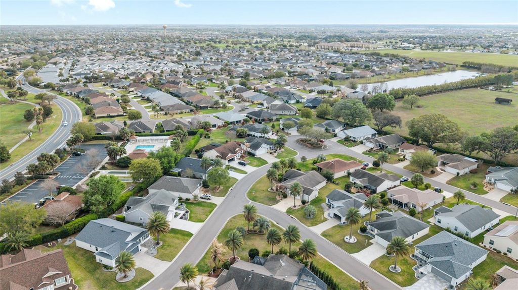 Image 54 of property listing at 2283 HOPESPRING LOOP, The Villages, FL 32162