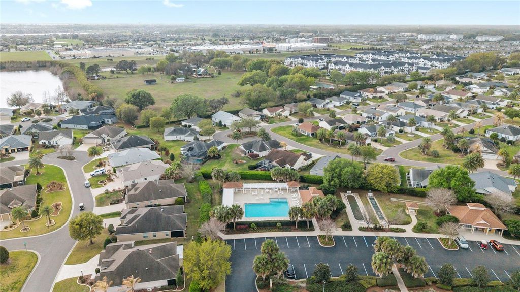 Image 60 of property listing at 2283 HOPESPRING LOOP, The Villages, FL 32162