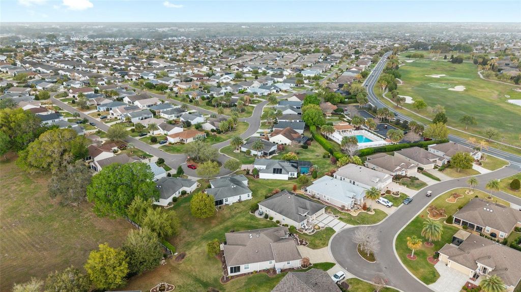 Image 62 of property listing at 2283 HOPESPRING LOOP, The Villages, FL 32162