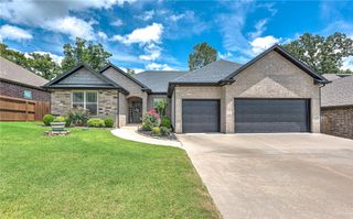 1208 Hickory Street, Cave Springs, AR 72718