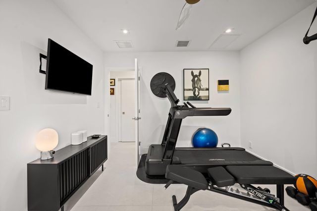 2000 CORAL GARDENS Drive, Wilton Manors, FL 33306