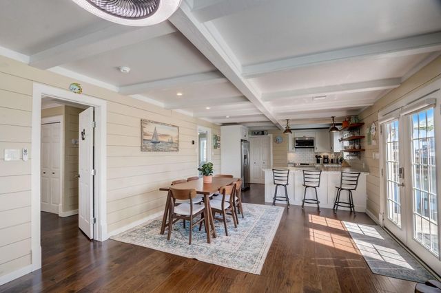 22819 Vida Street, Galveston, TX 77554