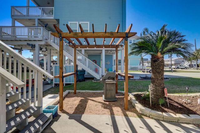 22819 Vida Street, Galveston, TX 77554