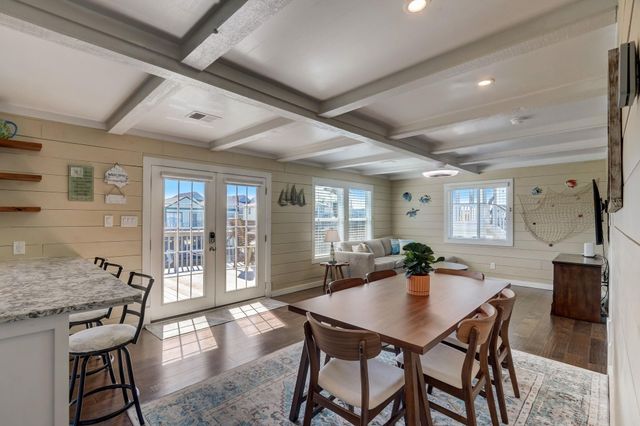 22819 Vida Street, Galveston, TX 77554