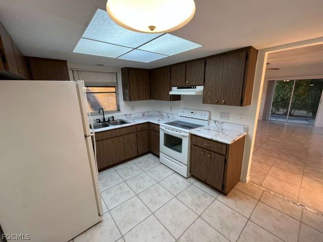 317 Tudor DR A, Cape Coral, FL 33904