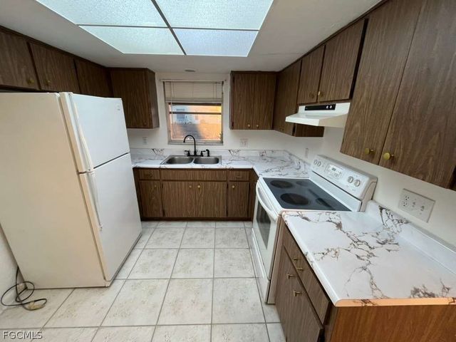 317 Tudor DR A, Cape Coral, FL 33904