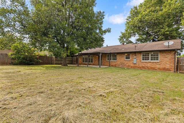 3016 Lakeside Drive, Oklahoma City, OK 73120