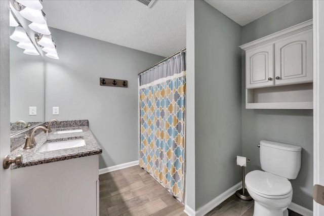 101 Charmwood CIR, Moneta, VA 24121