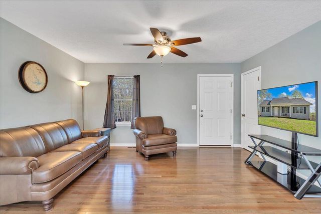 101 Charmwood CIR, Moneta, VA 24121