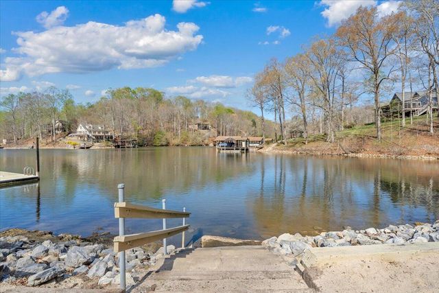 101 Charmwood CIR, Moneta, VA 24121