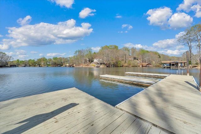 101 Charmwood CIR, Moneta, VA 24121