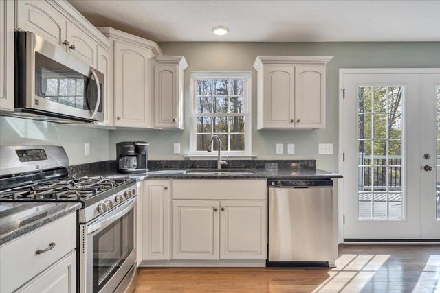 101 Charmwood CIR, Moneta, VA 24121