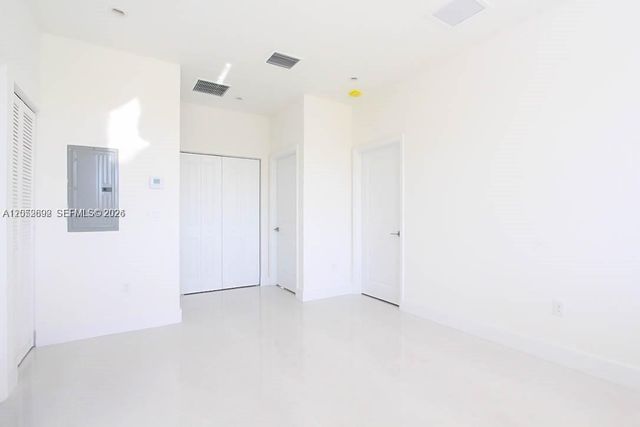 15631 SW 11th Ter, Miami, FL 33194