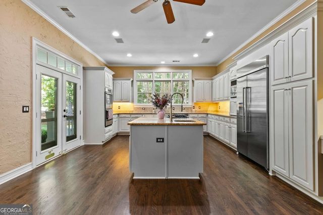110 Dresden Place, Fayetteville, GA 30215