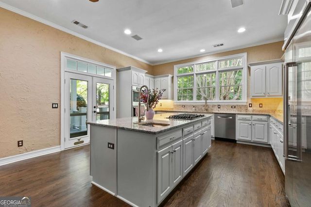 110 Dresden Place, Fayetteville, GA 30215