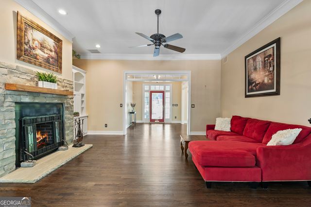 110 Dresden Place, Fayetteville, GA 30215